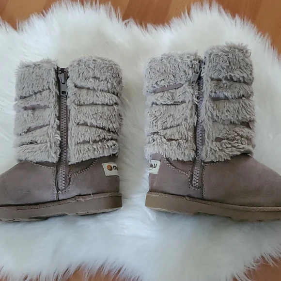 Makalu taupe girls zip up faux fur cozyland boots sz 12 - Picture 7 of 8
